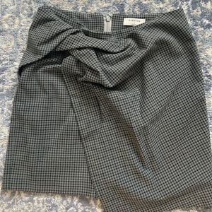 Aritzia Babaton size 4 skirt